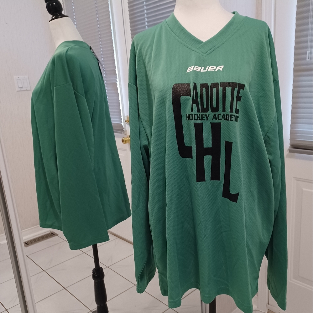 4/$40 New Green Hockey Jersey - Size Medium